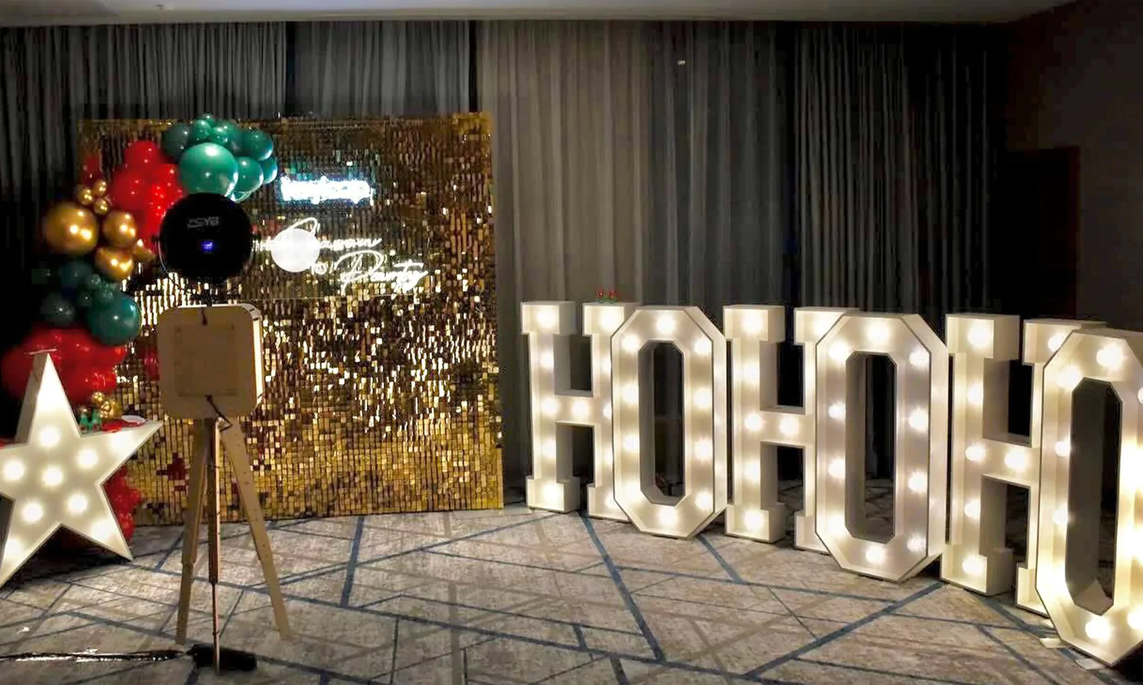 Christmas-Themed Photo Booth by Elizabeth James Events