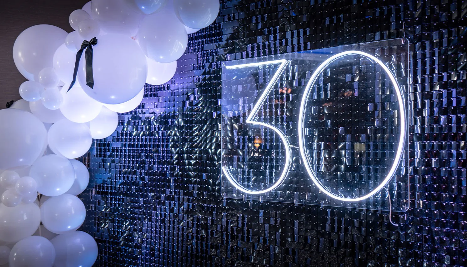 '30' White Neon Sign